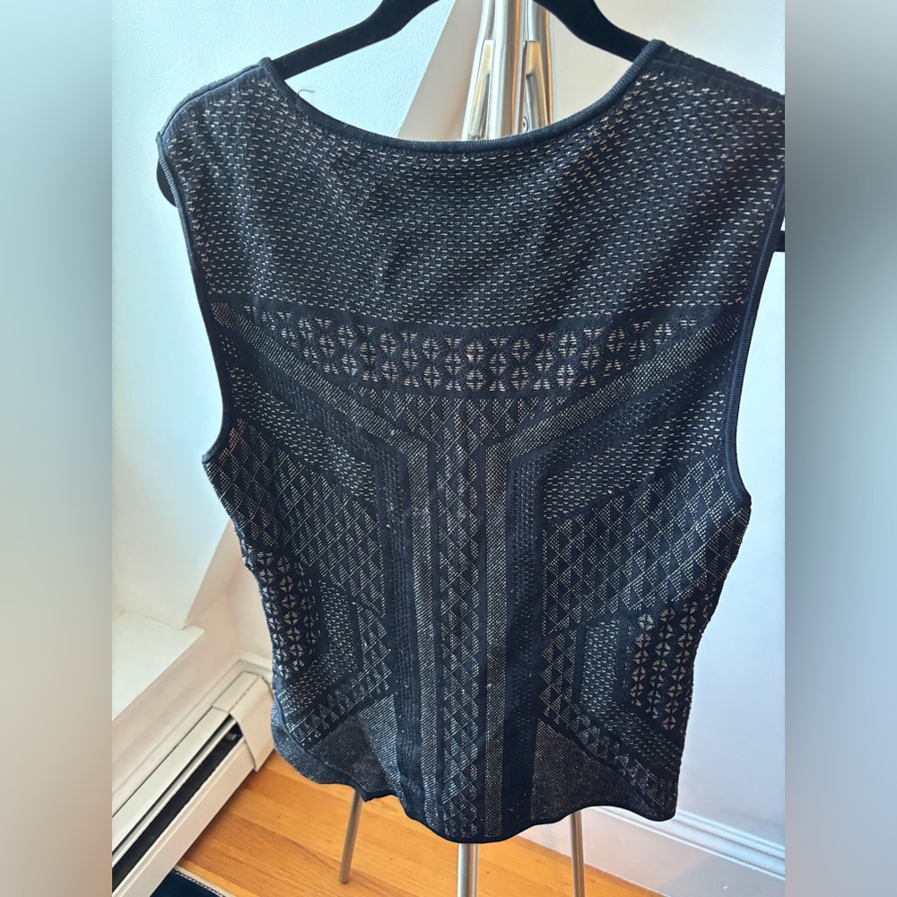 BCBG knit patterned top